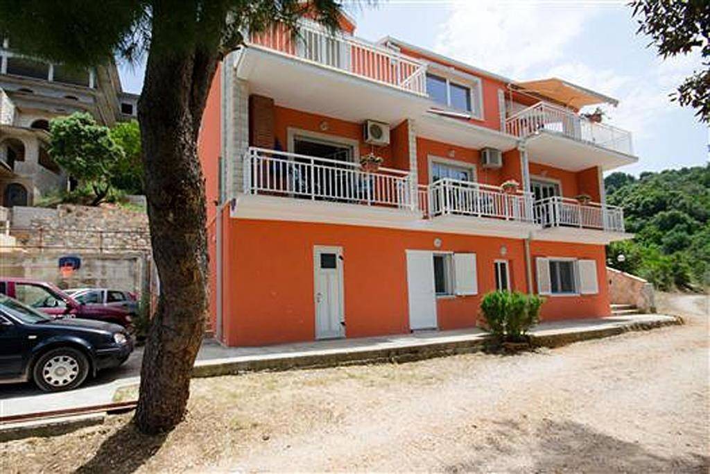 Apartments by the sea Brna (Korcula) - 9159 in Blato, Korcula