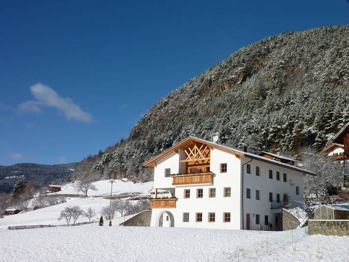 Ganze Wohnung, Urlaub auf dem Bauernhof - "Fewo Molignon Paalhof" mit Bergblick, WLAN & Balkon in Kastelruth, Dolomiti Superski