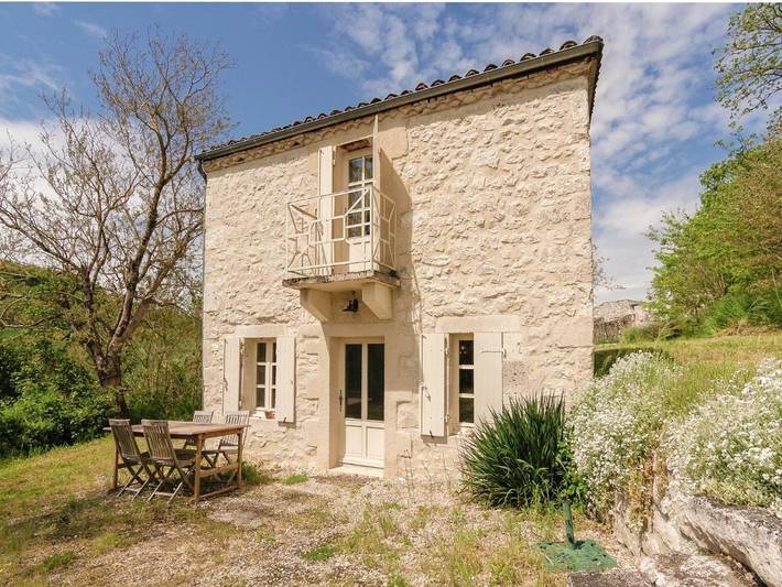 Location de vacances pour 6 personnes, avec jardin ainsi que piscine et terrasse à Tournon-d'Agenais