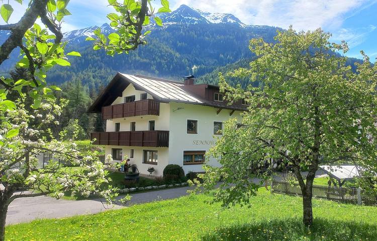 Ferienwohnung für 2 Personen, mit Garten und Ausblick, mit Haustier im Lechtal
