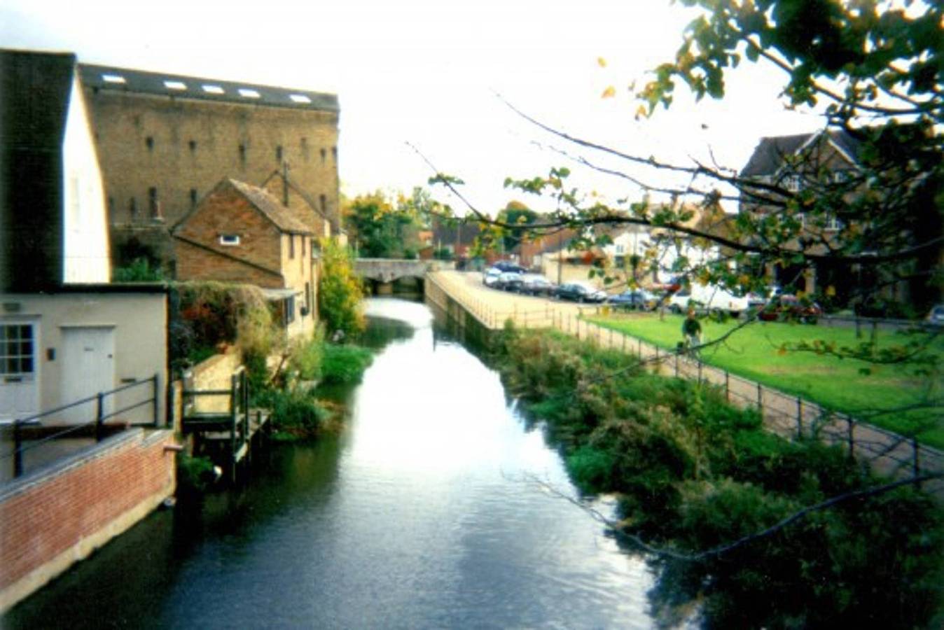 River House  2Br  1 bathroom & downstairs toilet  Parking  St Neots Town Centre in St Neots, Cambridgeshire