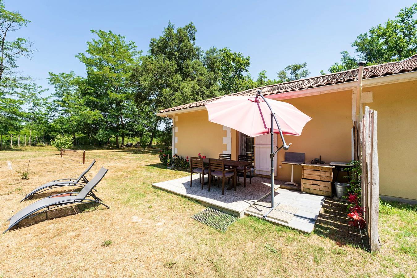 Maison de vacances 'Au Milieu D'un Airial' avec piscine partagée, terrasse privée et Wi-Fi in Baudignan, Landes