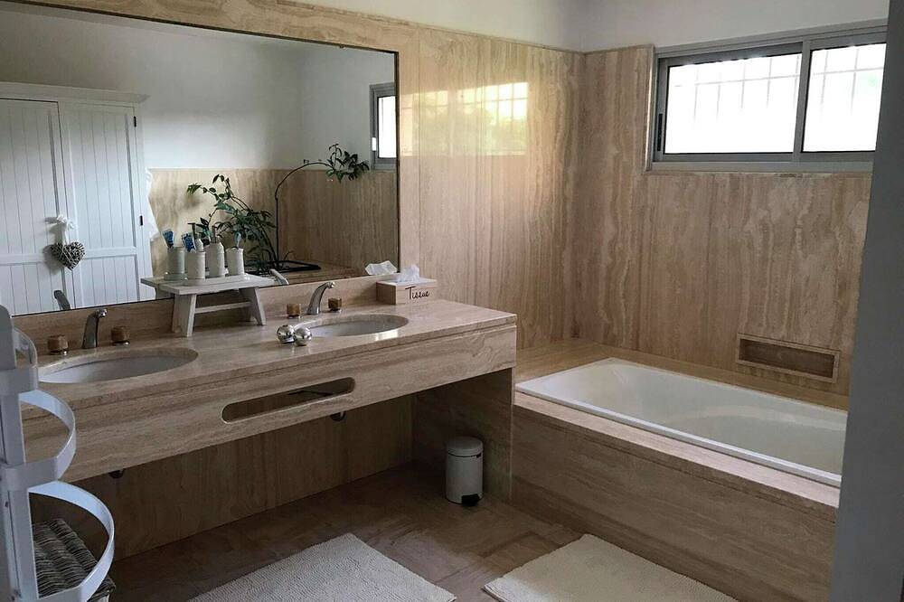 Stylish Villa in South of France with Private Swimming Pool in Saint-Quentin-la-Poterie, Nimes region