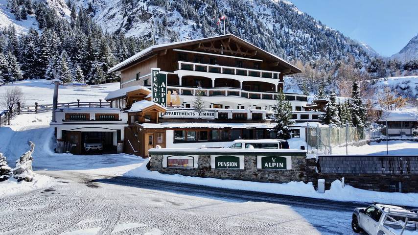 Ferienwohnung für 7 Personen, mit Balkon und Terrasse sowie Garten und Sauna im Pitztal