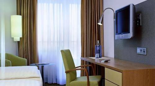 Hôtel pour 2 personnes, avec Balcon et Terrasse ainsi que Jardin et Vue à Kerpen - 3