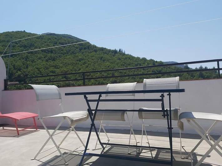 Location de vacances pour 6 personnes, avec Balcon ainsi que Terrasse et Vue à Avèze (Languedoc-Roussillon)