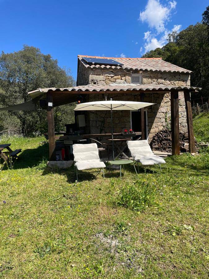 Location de vacances pour 2 personnes, animaux acceptés à Olivese