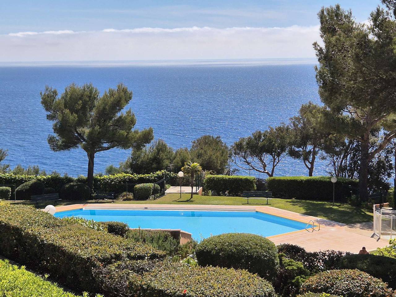 Appartement de vacances entier, 3 chambres, Wifi, piscines, tennis, parking in Saint-Mandrier-sur-Mer, Côte méditerranéenne (France)