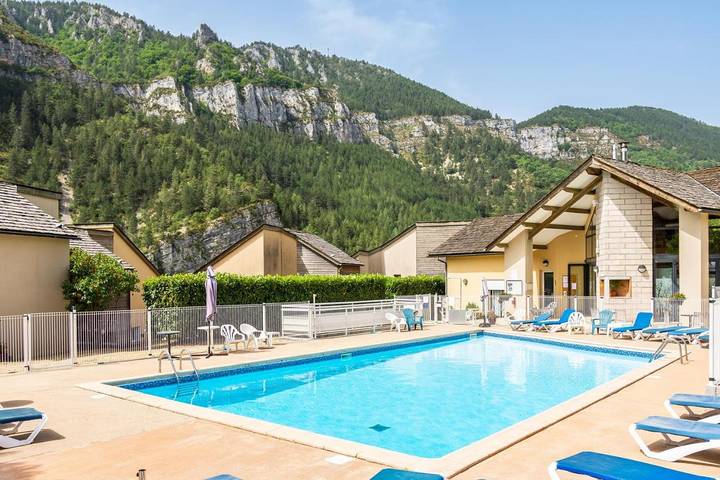 Maison de vacances pour 4 personnes, avec Terrasse ainsi que Jardin et Piscine