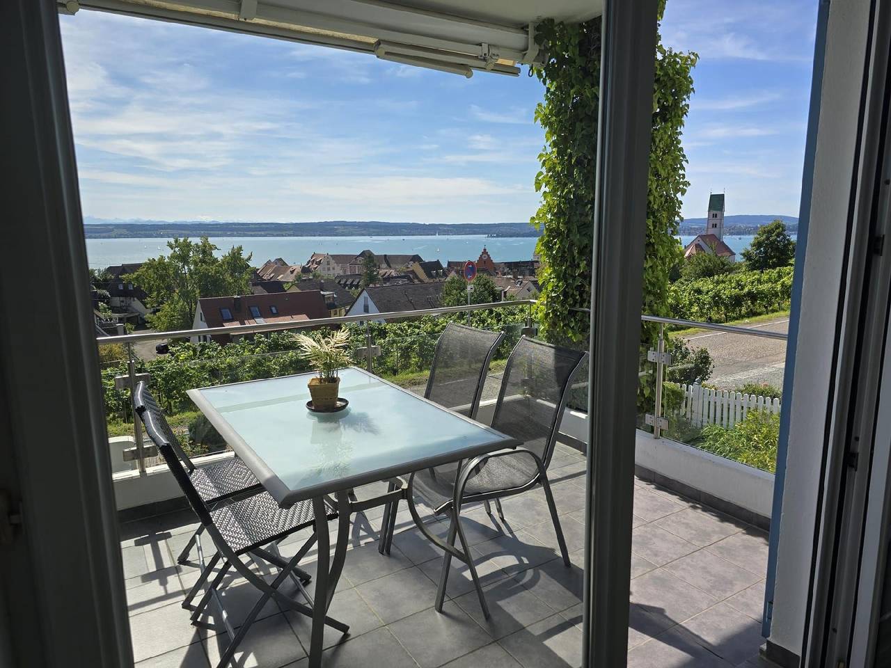 Ganze Ferienwohnung, Ferienwohnung "1. Og C Blickauf Meersburg und See" in Meersburg, Region Bodensee-Oberschwaben