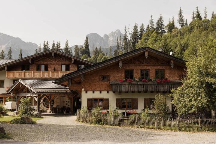 Hotel für 2 Personen, mit Balkon und Terrasse sowie Whirlpool und Garten