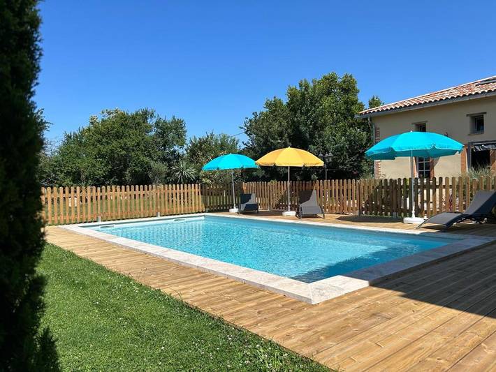 Gîte pour 3 personnes, avec piscine ainsi que vue et jardin dans Sajas - 3