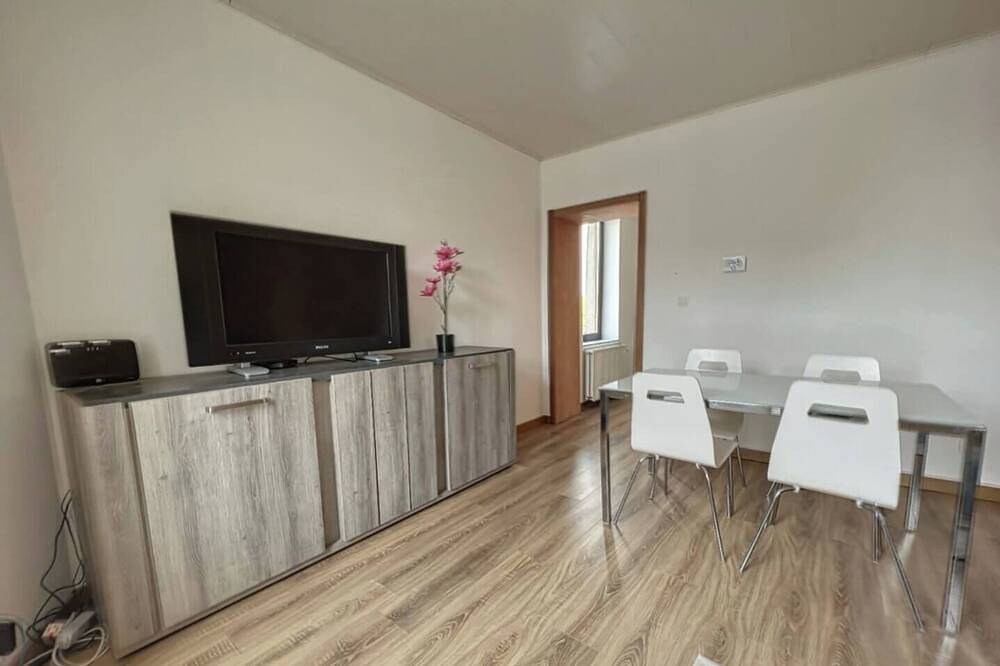 Geheel appartement, Charbonnel 1 ( A) Brussels-Charleroi-airport in Ransart, Charleroi