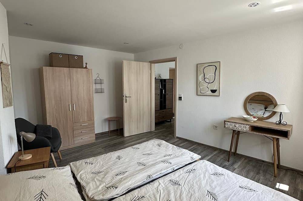Ganze Wohnung, Moderne 2-Zimmer Ferienwohnung mit Garten in zentraler Lage in Selb in Selb, Oberfranken