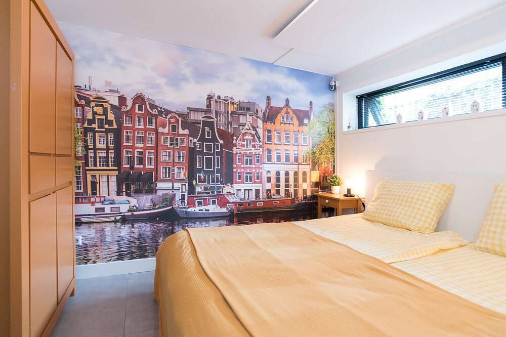 Entire apartment, Pakhuis Achter close to Amsterdam & Zaanse Schans in Wormerveer, Dutch Coast