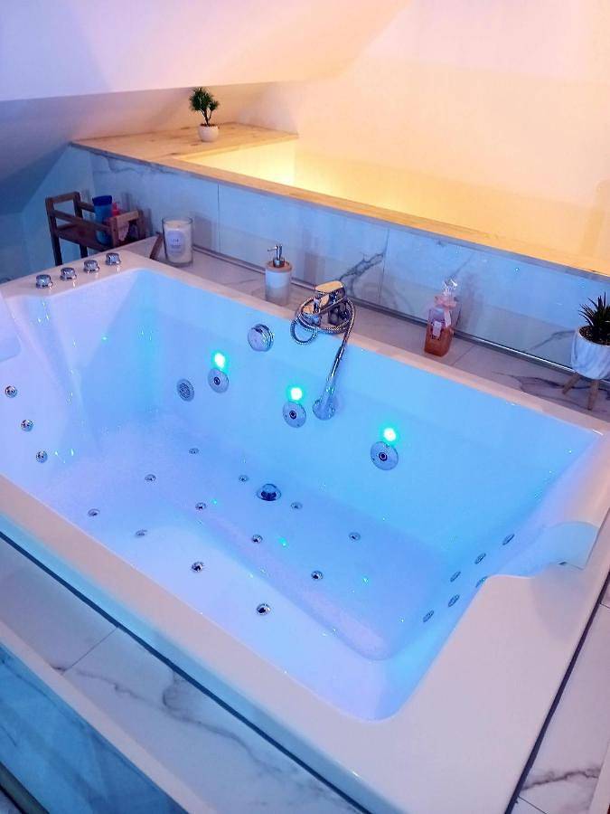 Gîte pour 2 personnes, avec Jacuzzi à Denain - 3