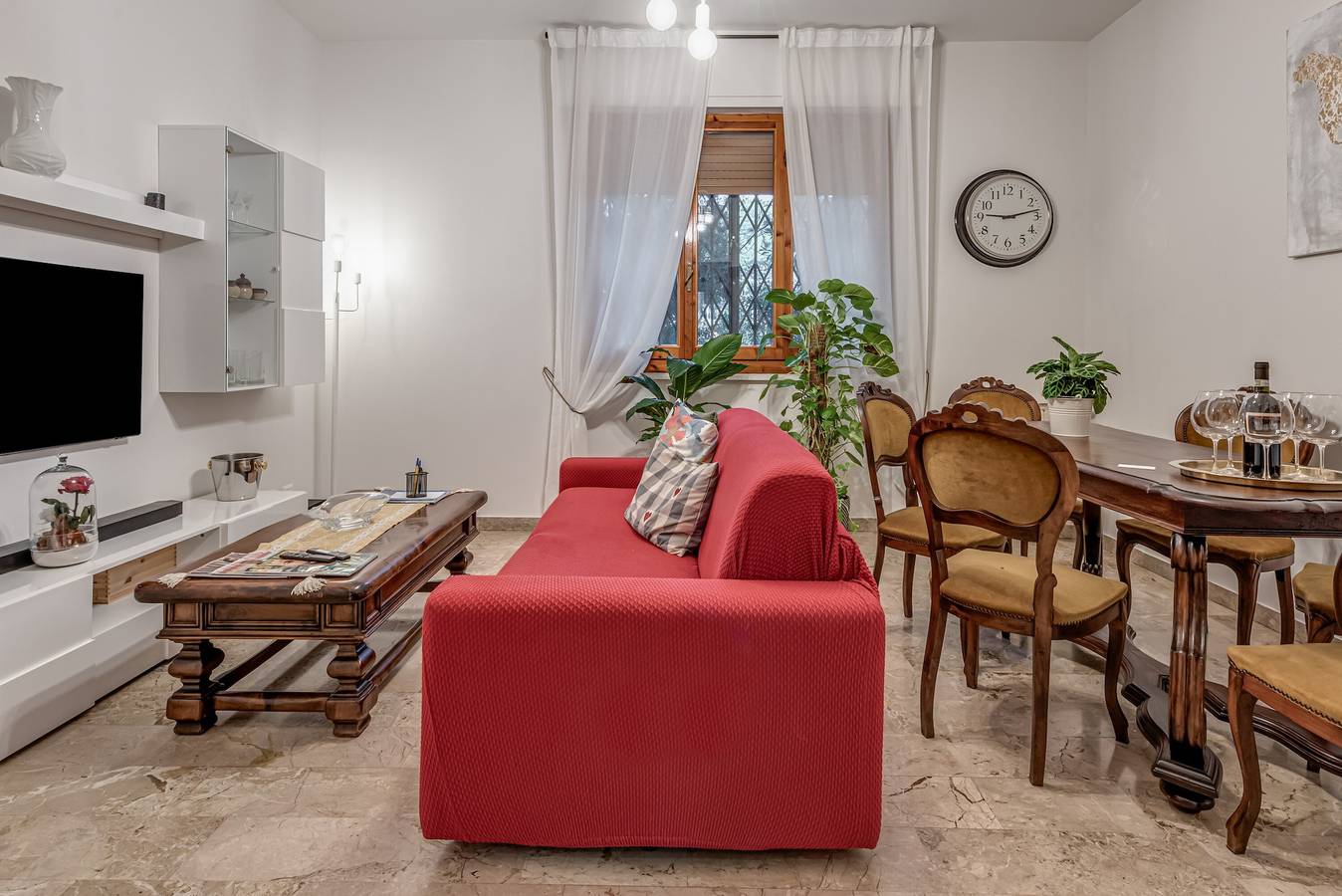 Entire apartment, Da Luigi Pio Florence – Comfortable Apartment with Garden View and Private Parking in Isolotto Legnaia, Florence