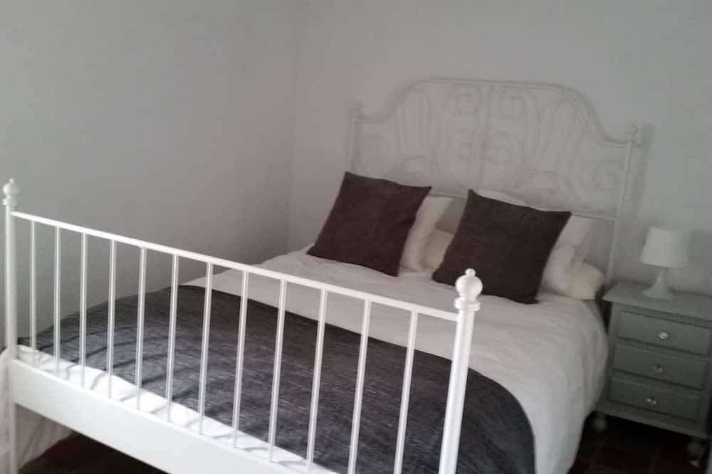 Apartamento entero,  Las Estrellas, self catering in traditional cortijo in Andalucia with views in Villanueva del Trabuco, Provincia de Málaga