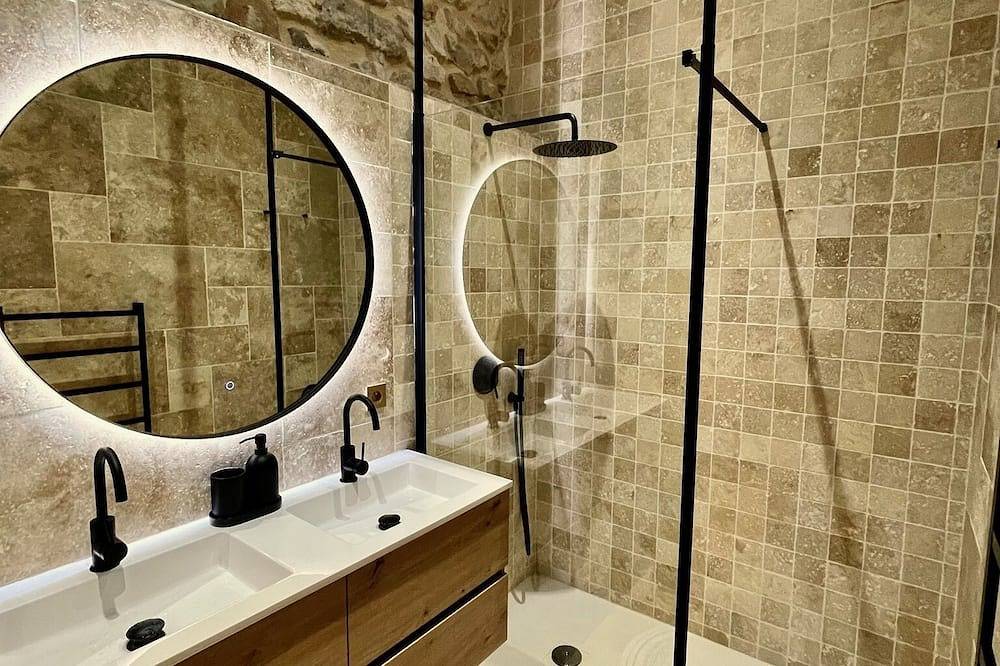 Charming and elegant farmhouse 13 pax swimming pool jacuzzi 10  from Montpellier in Grabels, Montpellier region