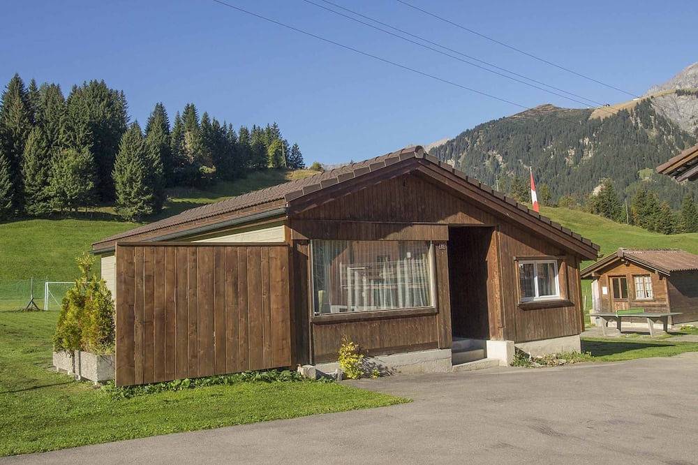 Gemütliches Ferien-Chalet mit viel Umschwung und Sitzplatz in Adelboden, Frutigen - Lenk - Adelboden