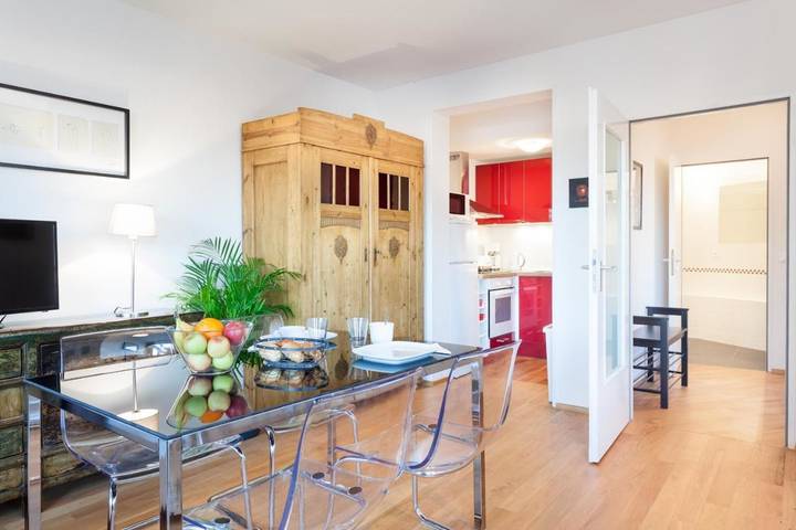 Ferienwohnung für 5 Personen, mit Balkon in Neukölln Berlin