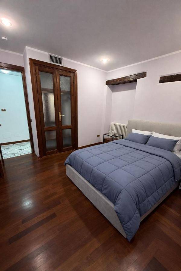 Double Room with Private External Bathroom in Frascati, Castelli Romani