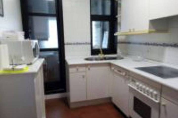 Apartamento para 6 personas, con terraza además de jardín y piscina en San Vicente do Mar