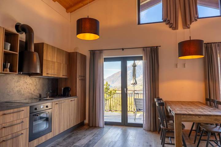 Ferienwohnung für 4 Personen, mit Pool und Garten sowie Sauna und Ausblick, mit Haustier in Schenna