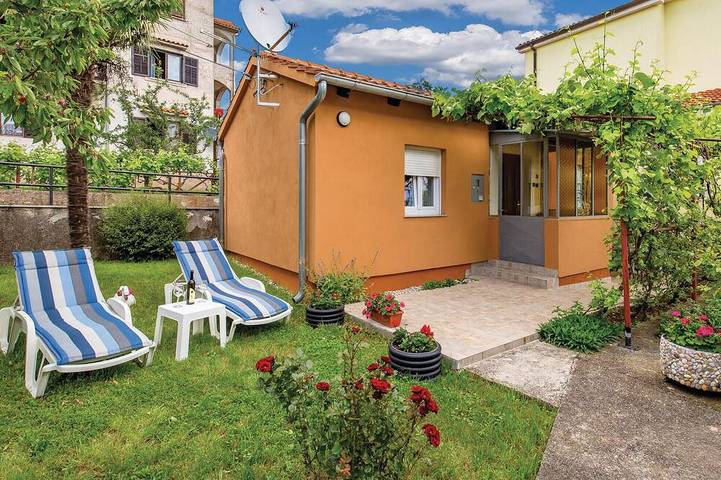 Feriehus for 4 personer, med terrasse - 1