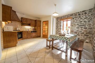 Gîte pour 5 Personnes dans Murol, Région de Besse-et-Saint-Anastaise, Photo 2