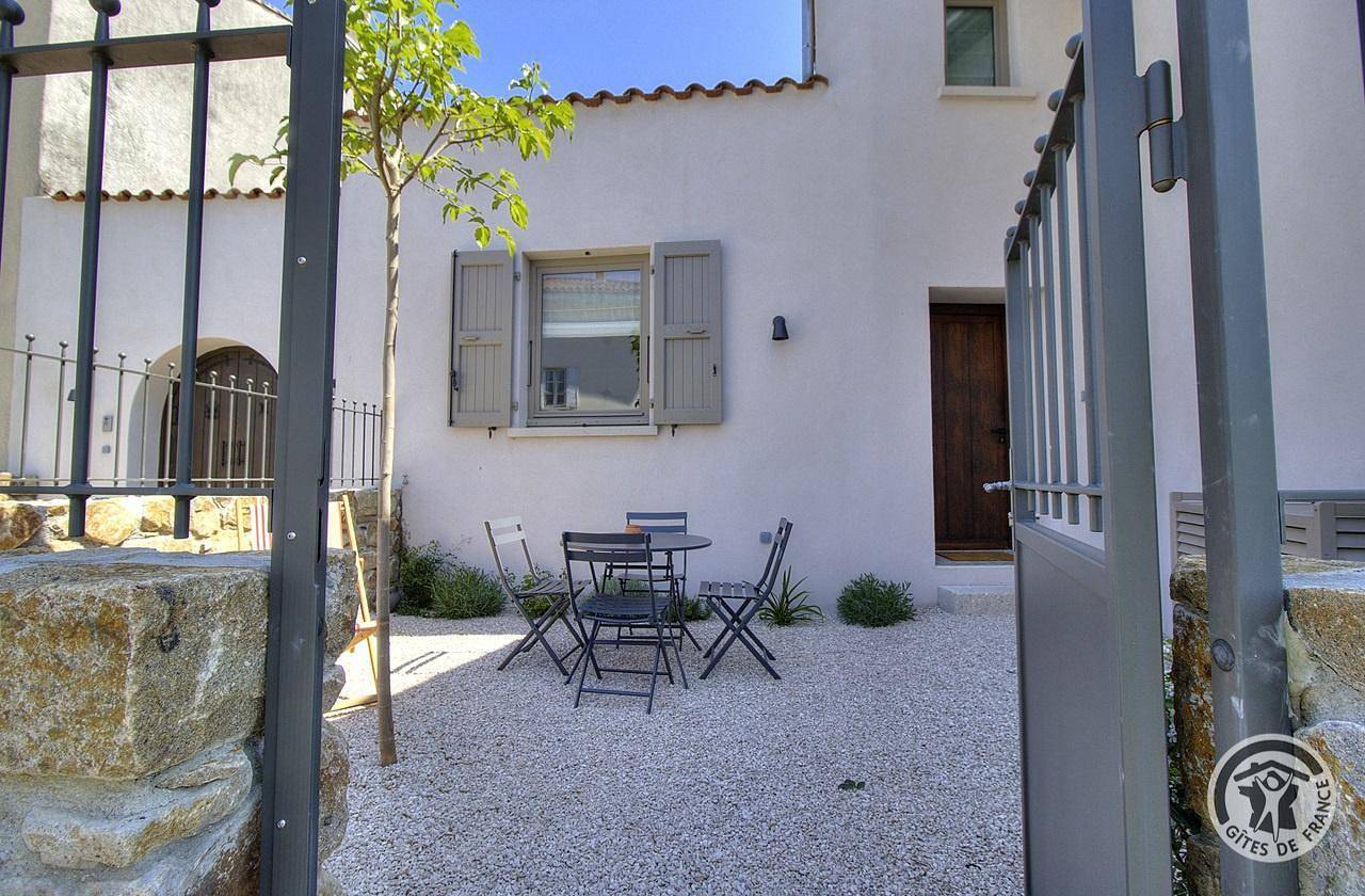 Gîte für 2 Personen mit Terrasse in Condrieu, Regionaler Naturpark Pilat