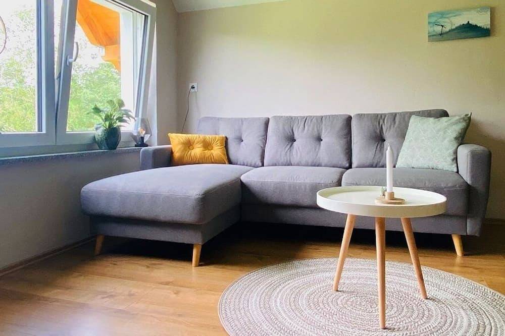 Ganze Wohnung, Moderne 5-Sterne Ferienwohnung mit großem Balkon \"Kösseine\" in Wunsiedel, Oberfranken
