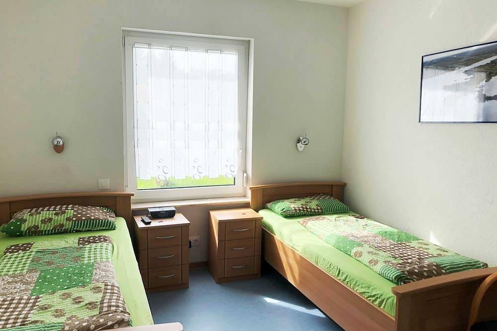 Ganze Wohnung, Ferienwohnung West - Bett & Bike Eden in Senftenberger See, Senftenberg