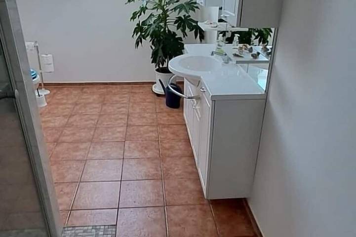 Ganze Wohnung, Komfortable Landwohnung am Finckener See mit Balkon, Terrasse und Garten in Fincken, Müritz