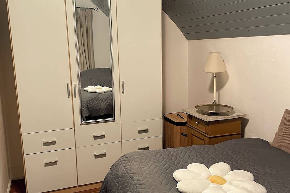Reetdachhaus mit See und Land in Leezdorf, Norden und Umgebung