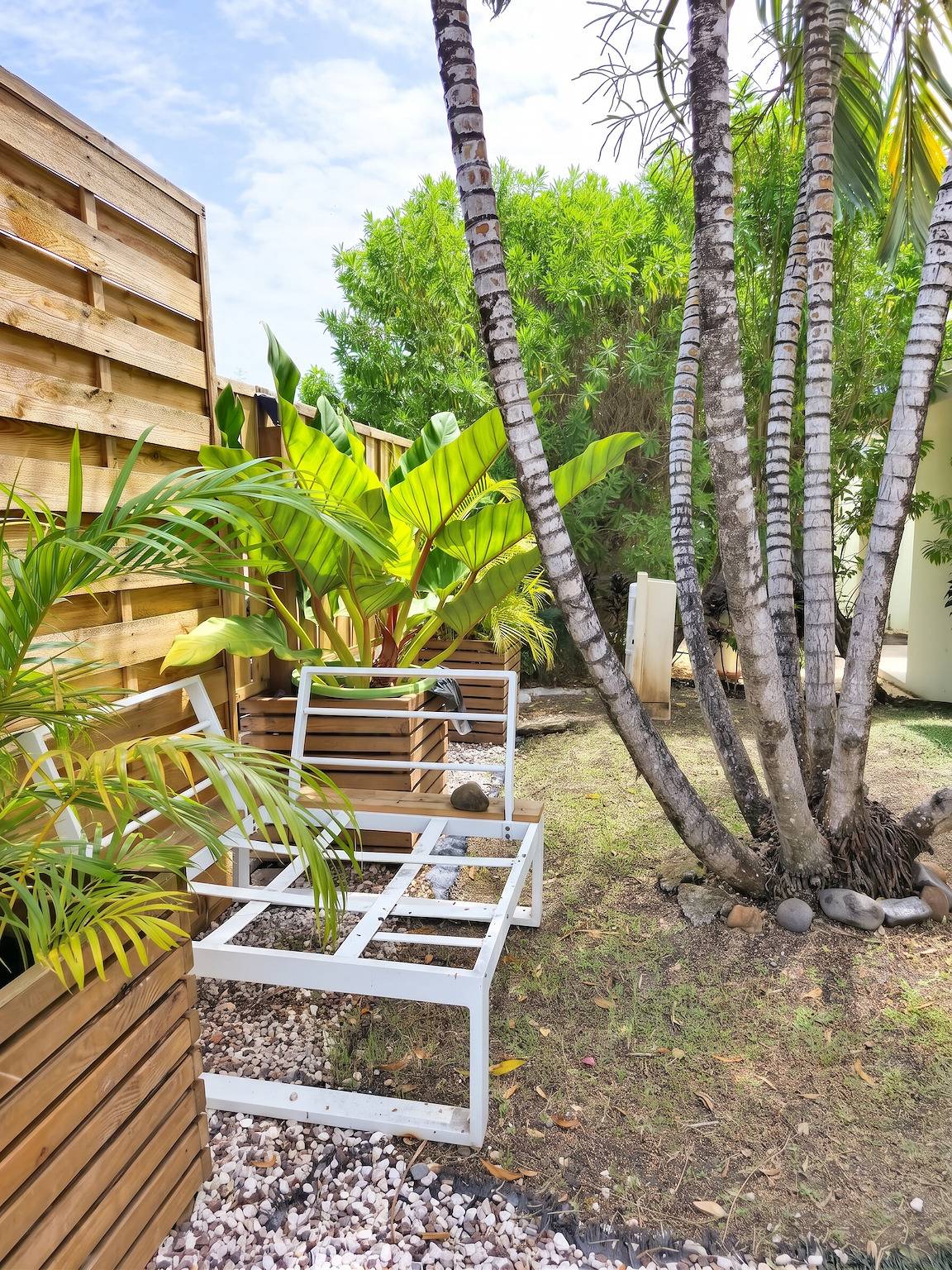 Charmantes Haus in Sainte-Anne mit Holzpergola und Garten. in Sainte-Anne, Martinique