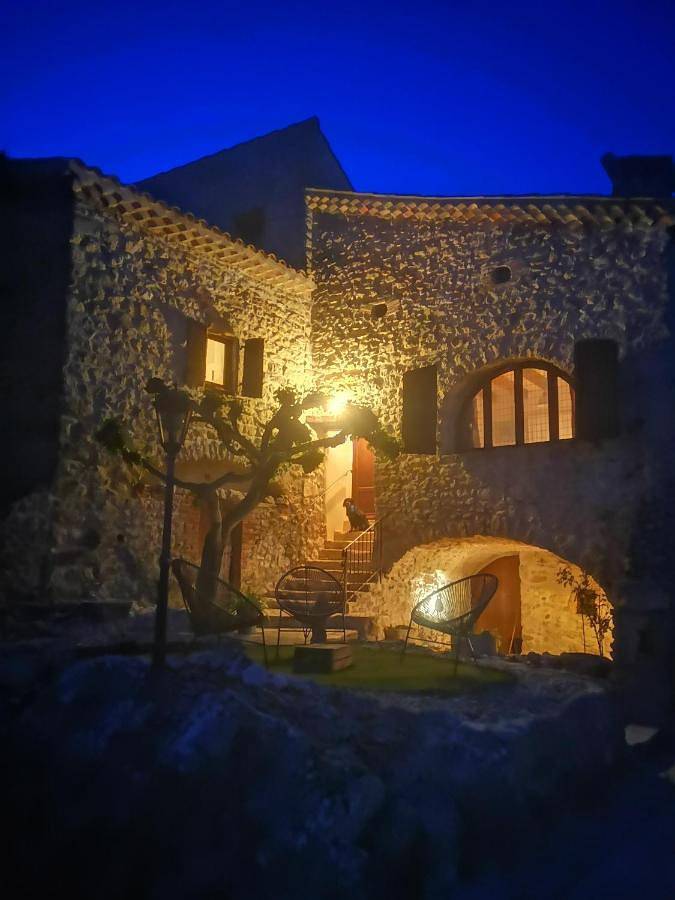 Location de vacances pour 10 personnes, avec jardin et piscine, animaux acceptés dans Le Pont d'Arc - 3