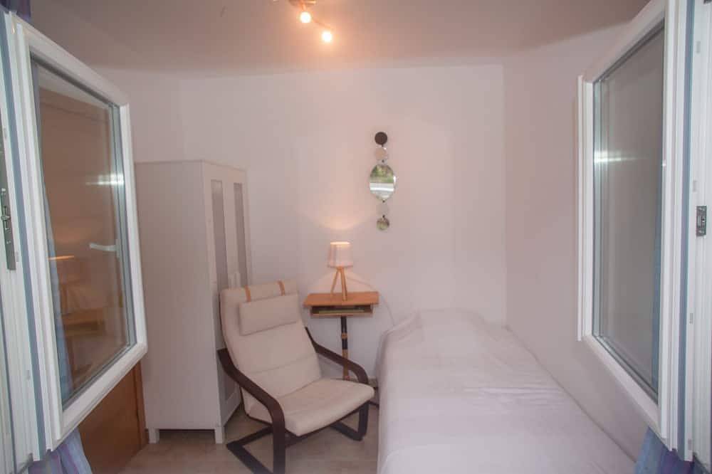 Casa de Piedra Playa de Estorde con vistas al mar in Cee, Costa da Morte