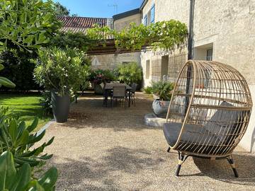 Gîte pour 4 personnes, avec terrasse et jardin ainsi que sauna et jacuzzi en Charente-Maritime