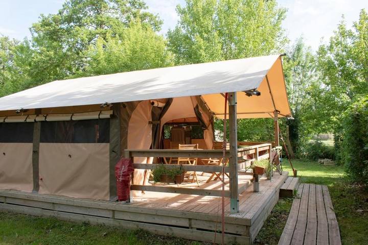 Location de vacances pour 4 personnes, avec jardin ainsi que piscine et vue, animaux acceptés dans La Garette - 3