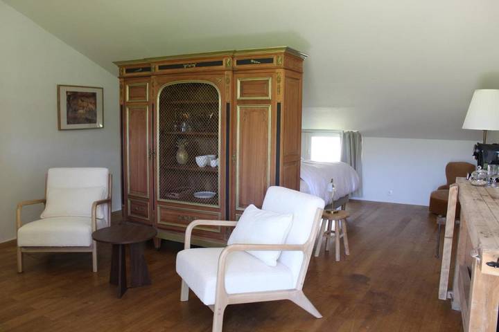 Location de vacances pour 2 personnes, avec jardin ainsi que piscine et vue à Sabran - 4