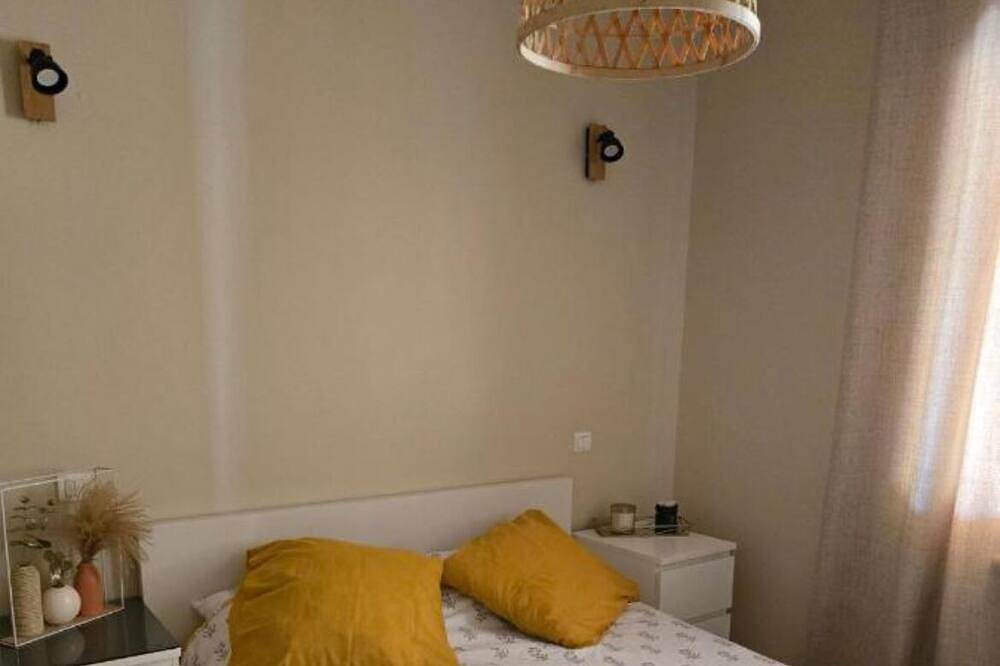 Spacious & Comfortable house in Monteux, next to Parc Spirou and Wave Island. in Monteux, Vaucluse