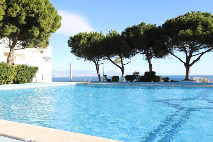 Casa de férias para 6 pessoas, com jardim e vista e ainda terraço and piscina em Monte Faro