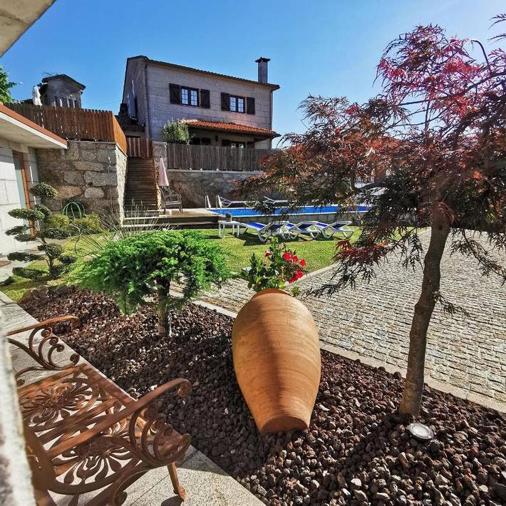 Location de vacances pour 6 personnes, avec jardin ainsi que vue et piscine, animaux acceptés dans Soajo - 2