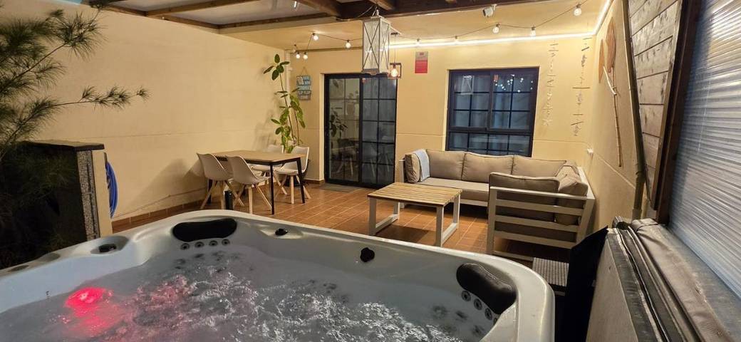 Location de vacances pour 5 personnes, avec vue ainsi que vue sur le lac et terrasse à La Lajita - 3