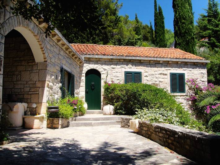 Ferienhaus für 6 Personen, mit Balkon und Garten in Dalmatien