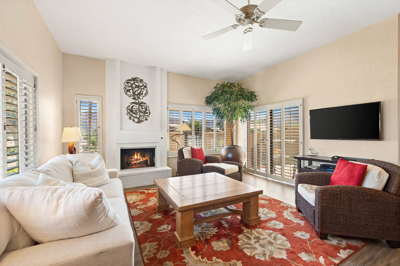 Ganze Wohnung, Ironwood Desert Retreat with Private Jacuzzi Scenic Views in Palm Desert, Coachella Valley