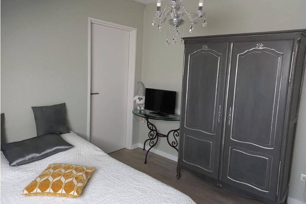 Idéal sur la Route des vins d'Alsace 1 chambre 2/3 pers dans une villa + piscine in Guémar, Région de Ribeauvillé
