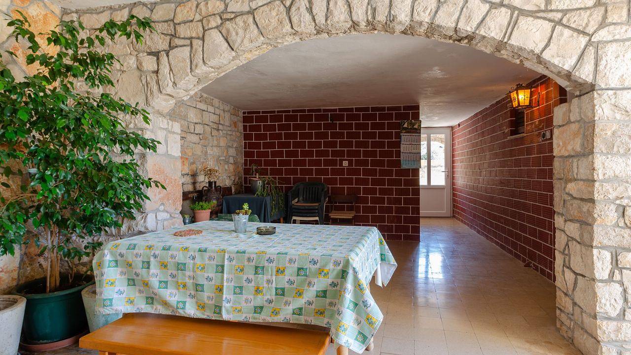 Ganze Ferienwohnung, Ferienwohnung für 6 Personen (95 m²) in Zavalatica in Čara, Korcula