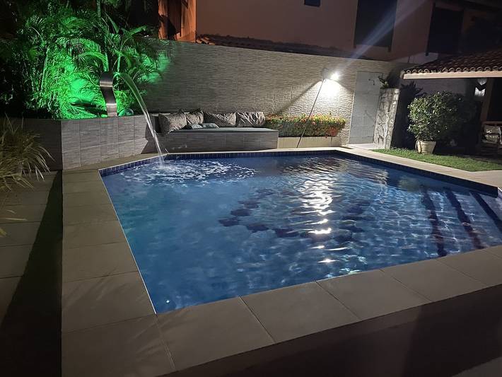 Casas e apartamentos de temporada para 10 pessoas, com balcão e jardim no Litoral Norte da Bahia